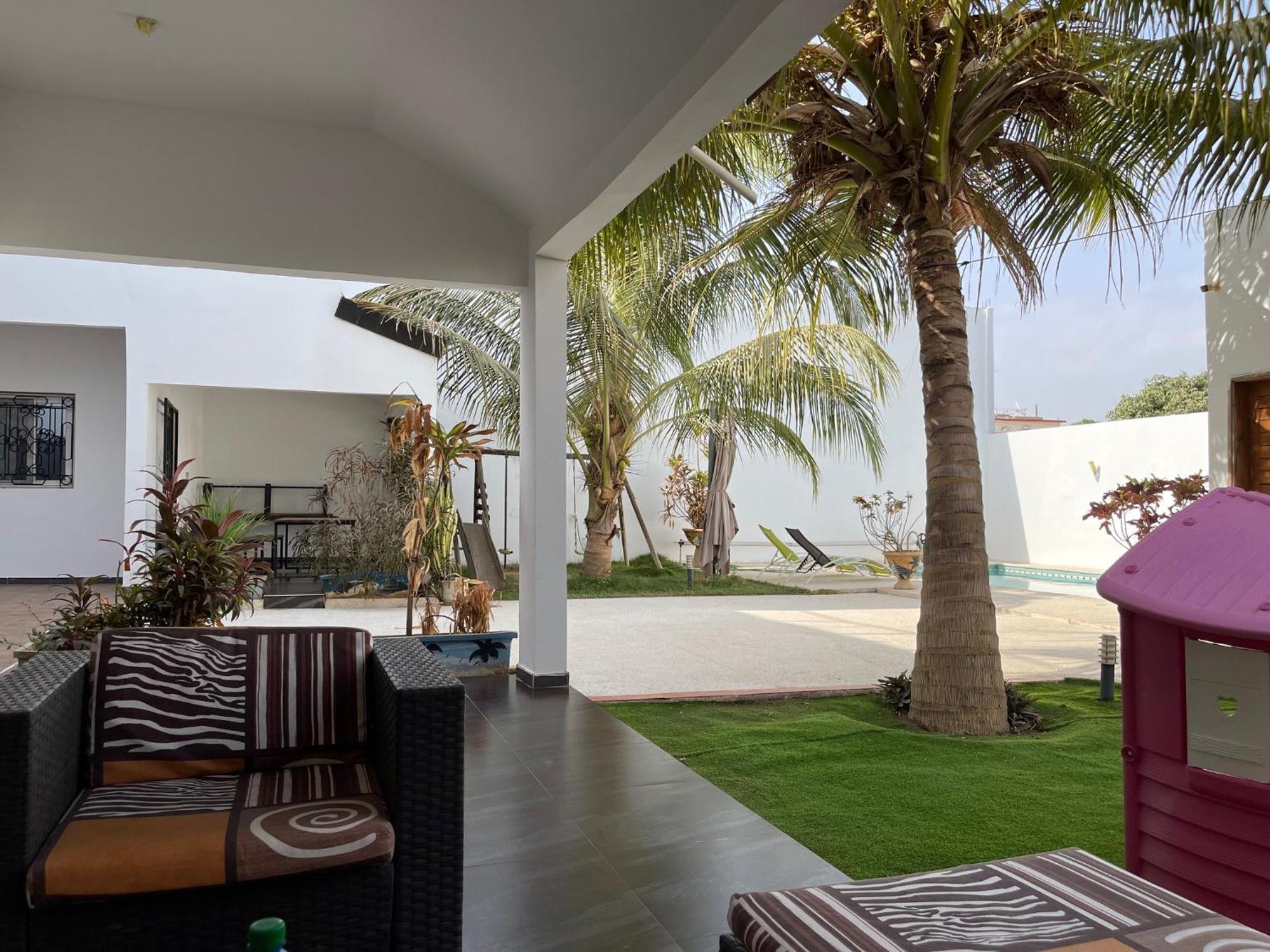 Saly - Villa Kage 6 Chambres -Clim-Wifi-Eau Chaude-Billard-Babyfoot-Ping Pong-Canal - Electricite Non Comprise Exteriör bild