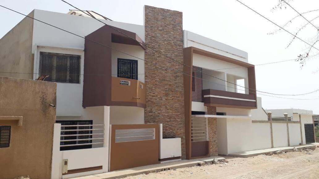 Saly - Villa Kage 6 Chambres -Clim-Wifi-Eau Chaude-Billard-Babyfoot-Ping Pong-Canal - Electricite Non Comprise Exteriör bild