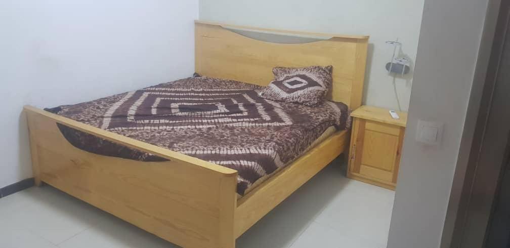 Saly - Villa Kage 6 Chambres -Clim-Wifi-Eau Chaude-Billard-Babyfoot-Ping Pong-Canal - Electricite Non Comprise Exteriör bild