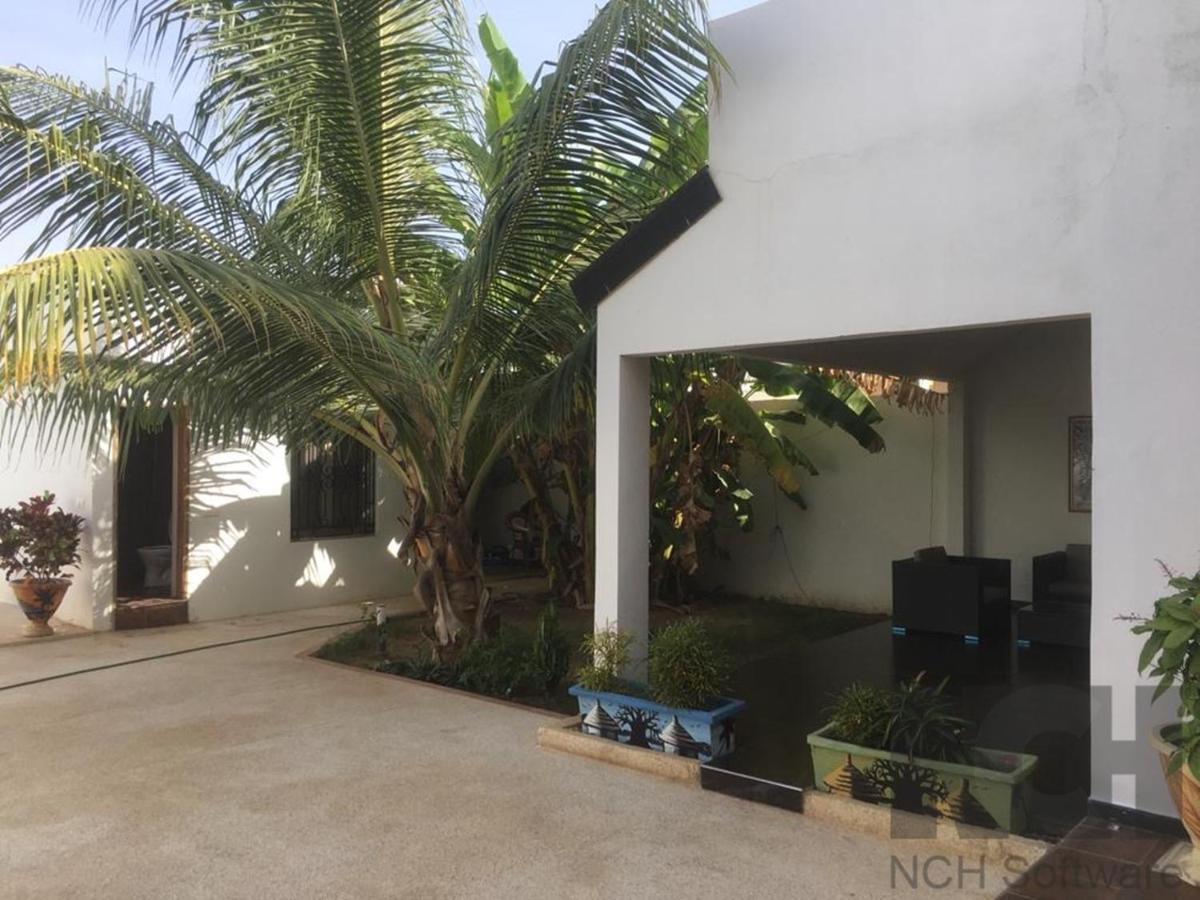 Saly - Villa Kage 6 Chambres -Clim-Wifi-Eau Chaude-Billard-Babyfoot-Ping Pong-Canal - Electricite Non Comprise Exteriör bild